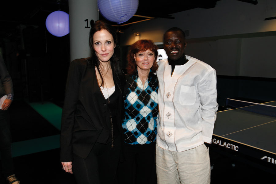 Susan-with-Okello-Sam-(Hope-North-founder)-and-Mary-Louise-Parker-at-Hope-North-Ping-Pong-Ball,-March-201,-photo-2